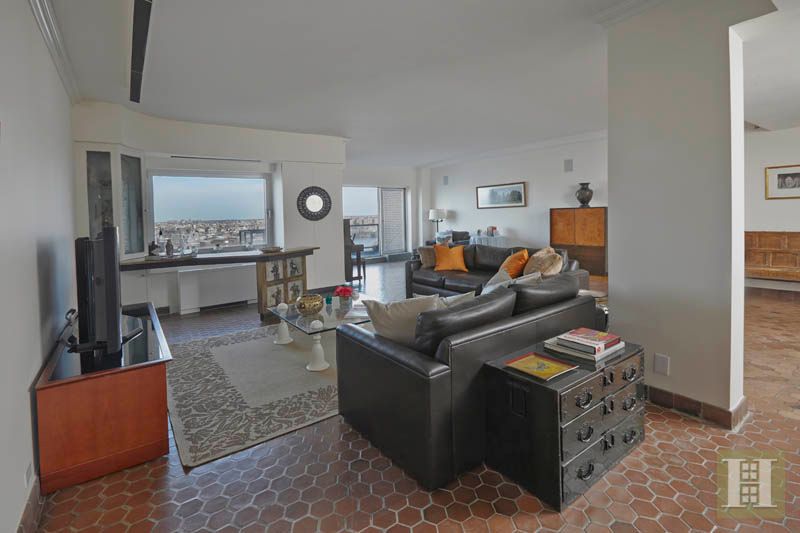 180 E END Avenue #21D