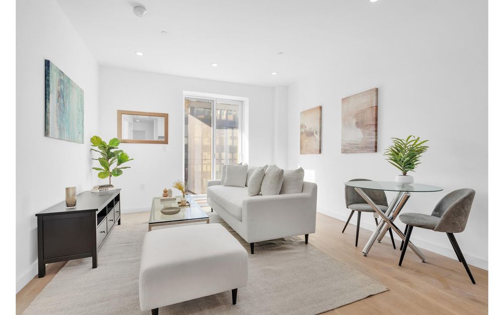 250 MANHATTAN Avenue #4R