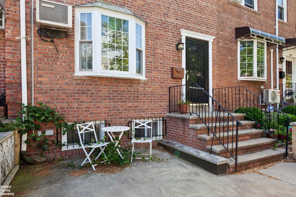 31-28 56TH Street, Woodside property photo 2