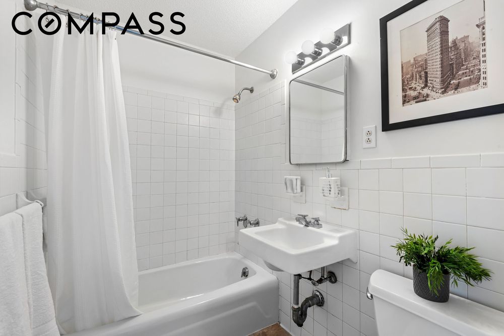 90 Gold Street #14J, Financial District property photo 5