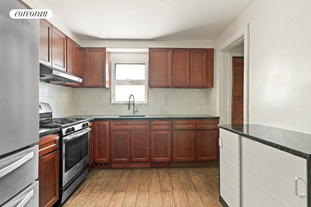 1926 E 34TH Street, Marine Park property photo 3