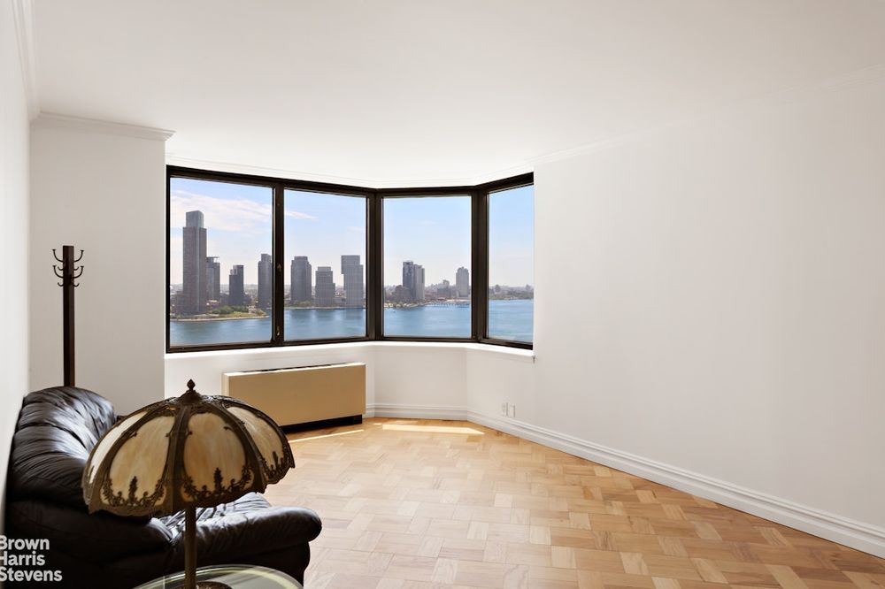 415 E 37TH Street #21C, Murray Hill property photo 2