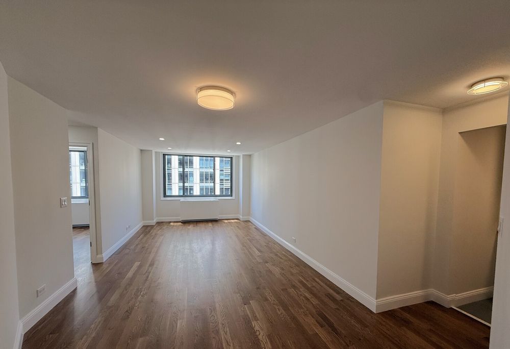 2025 BROADWAY #16B