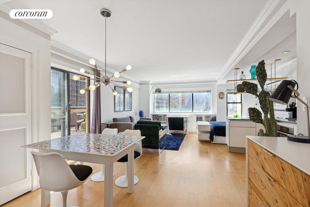 310 W 56TH Street #12F, Hell's Kitchen property photo 4