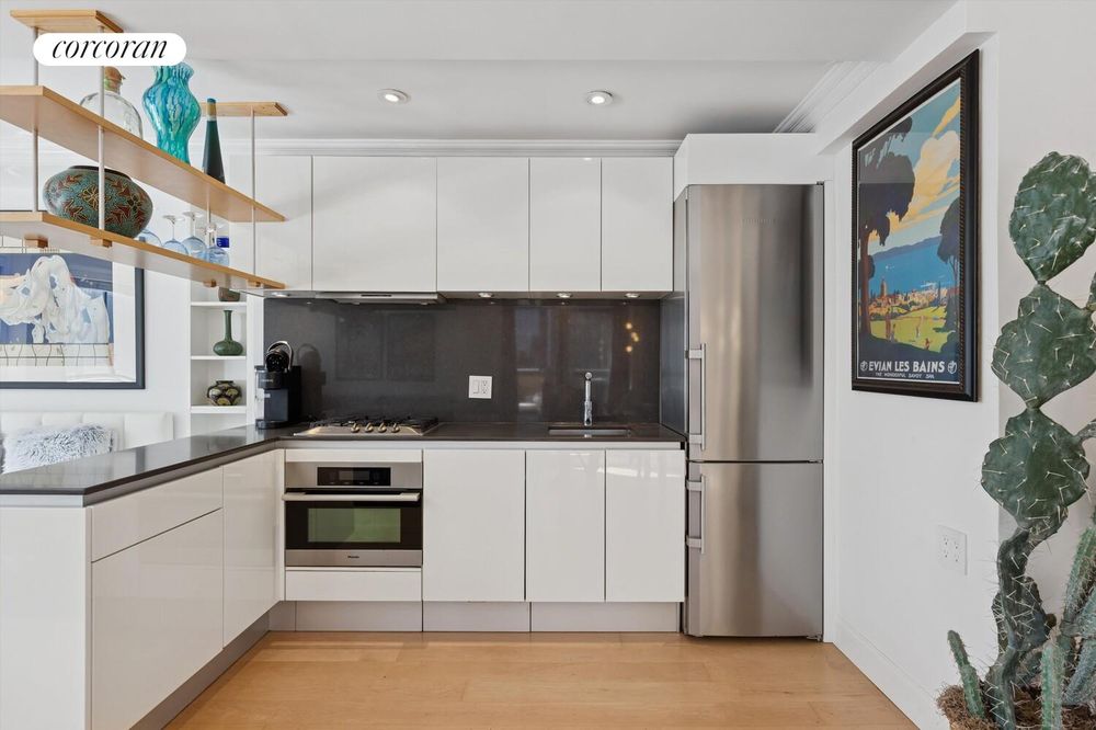 310 W 56TH Street #12F, Hell's Kitchen property photo 5