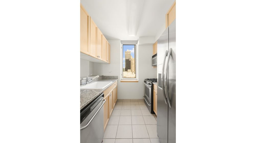 1760 2ND Avenue #10A, Yorkville property photo 4
