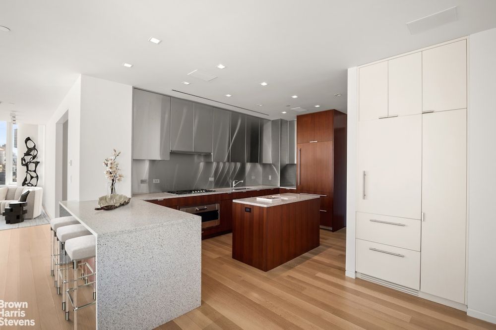 350 W BROADWAY #8, SoHo property photo 3