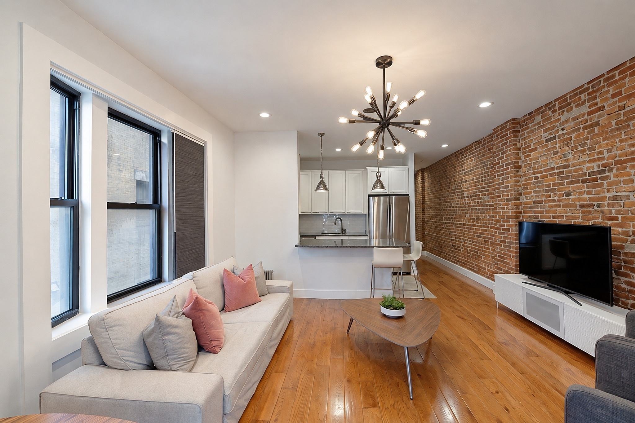 160 Wadsworth Avenue #402 - Living room